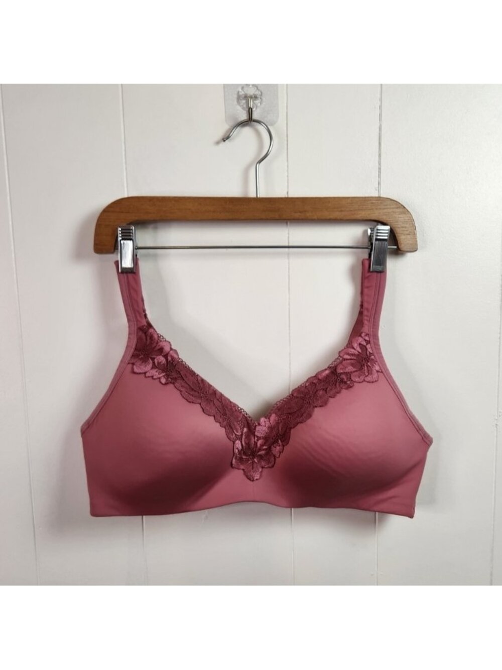 Penningtons TiVoglio Pink Lace Wireless Wire Free Bra 40B Lightly Lined Comfort